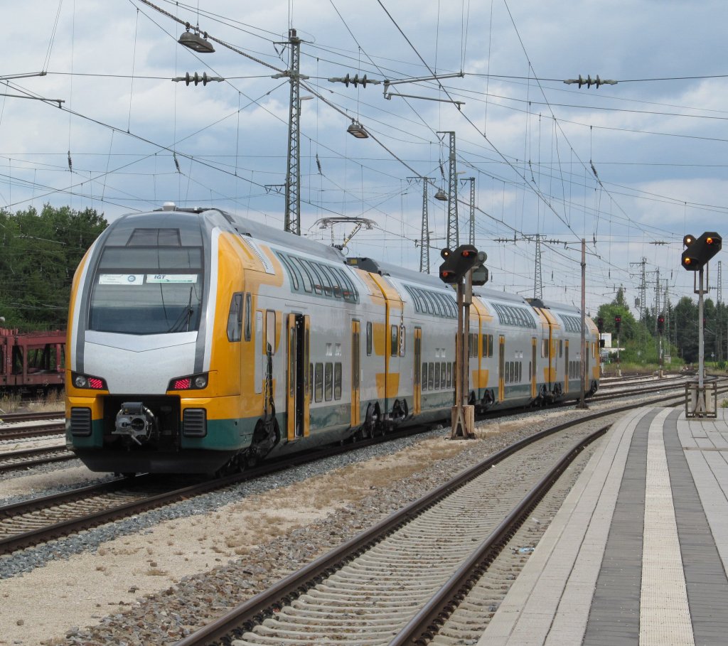 445 108 der ODEG steht am 31. Juli 2012 zu Testzwecken im Bahnhof Treuchtlingen abgestellt.