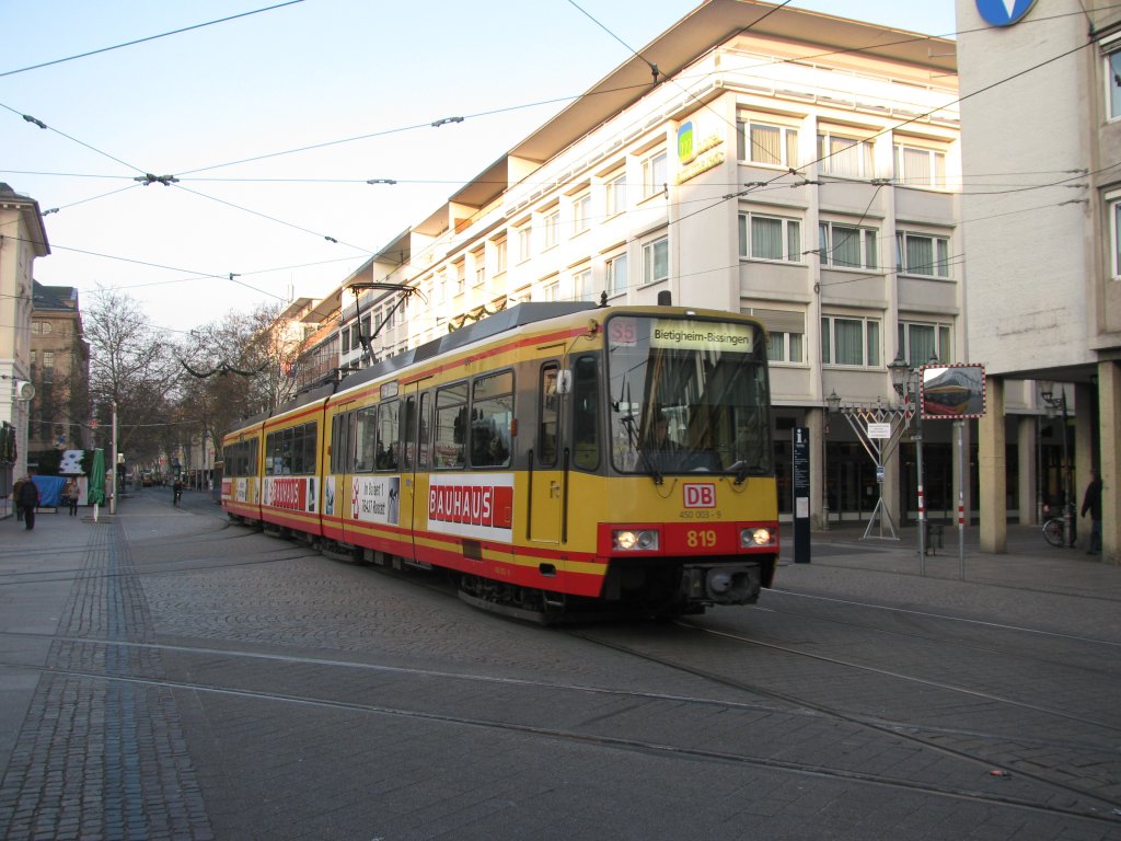 450 003-9 alias Tw 819 in Karlsruhe am Marktplatz am 14.12.2009