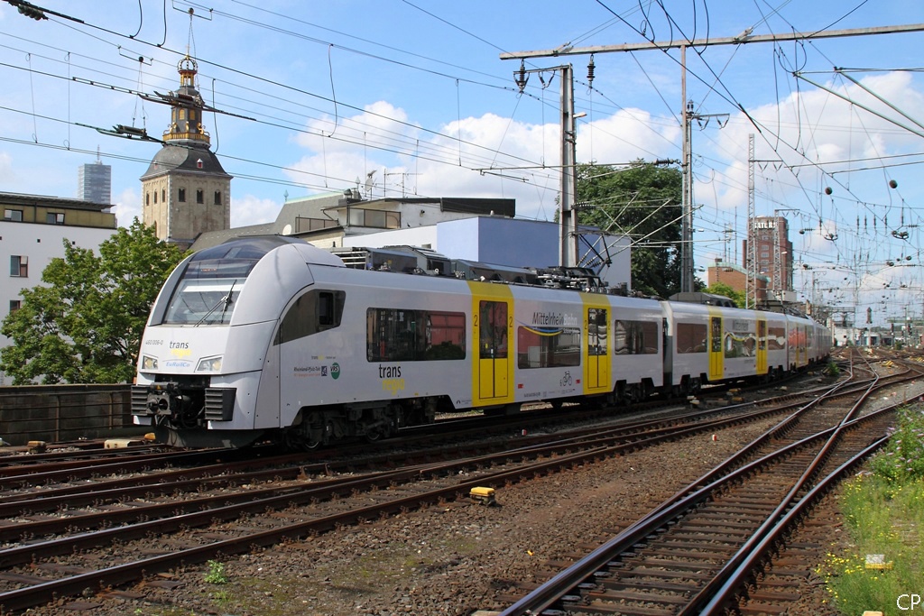460 006-0 von Transregio bei der Einfahrt in K�n Hbf. (25.8.2010)