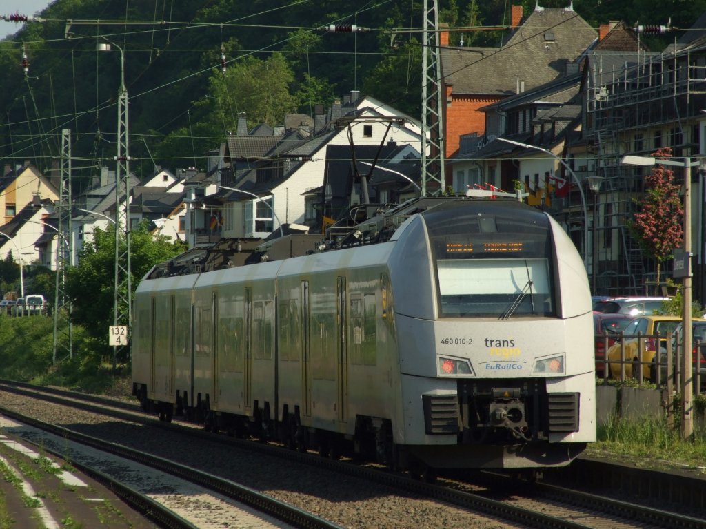 460 010-2 mit MRB84153 (Koblenz-Mainz) verlt den Bahnhof Oberwesel.23.5.2010
