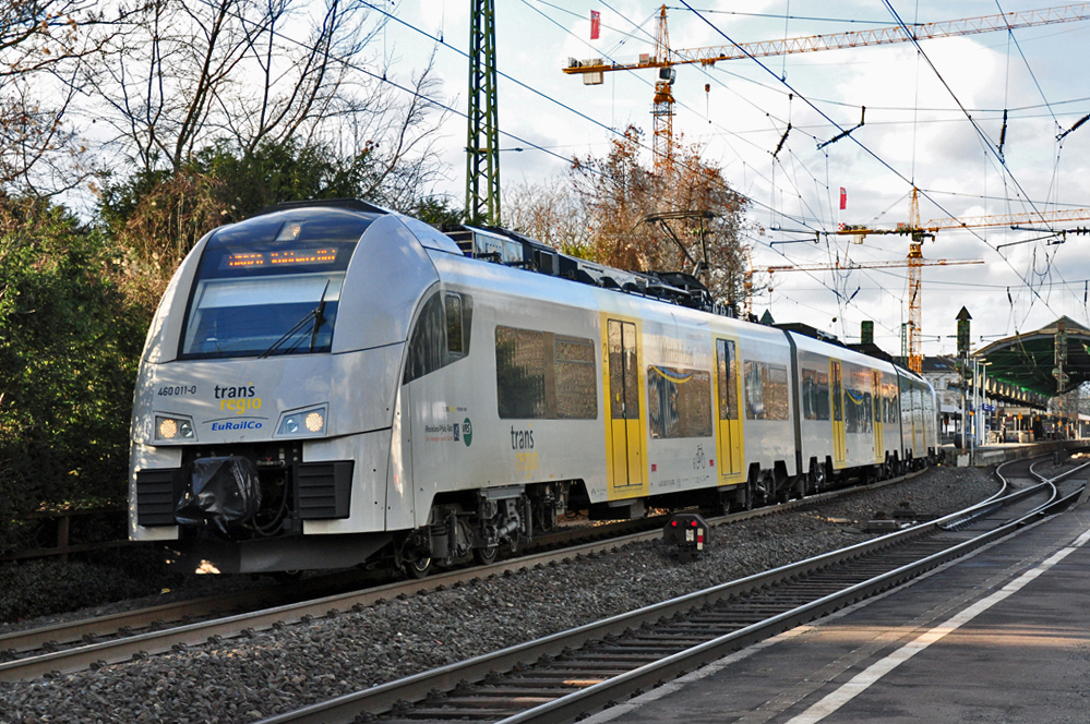 460 011-0 nach Koblenz verlt den Bonner Hbf - 08.01.2011