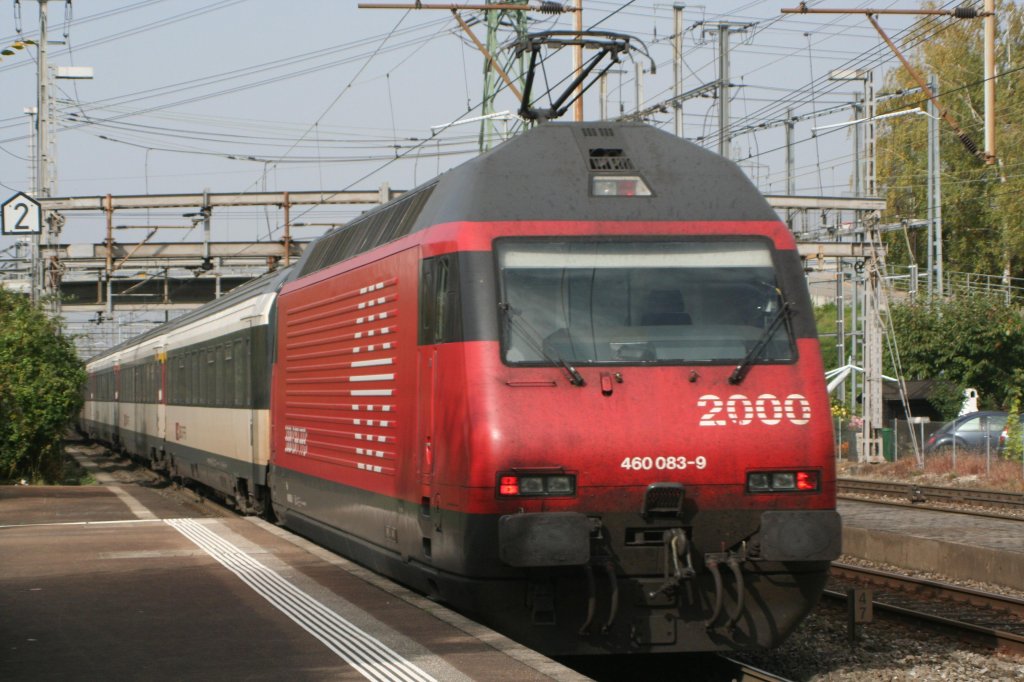 460 083 am 13.10.08 in Muttenz mit EW4 Pendelzug nach Basel. 