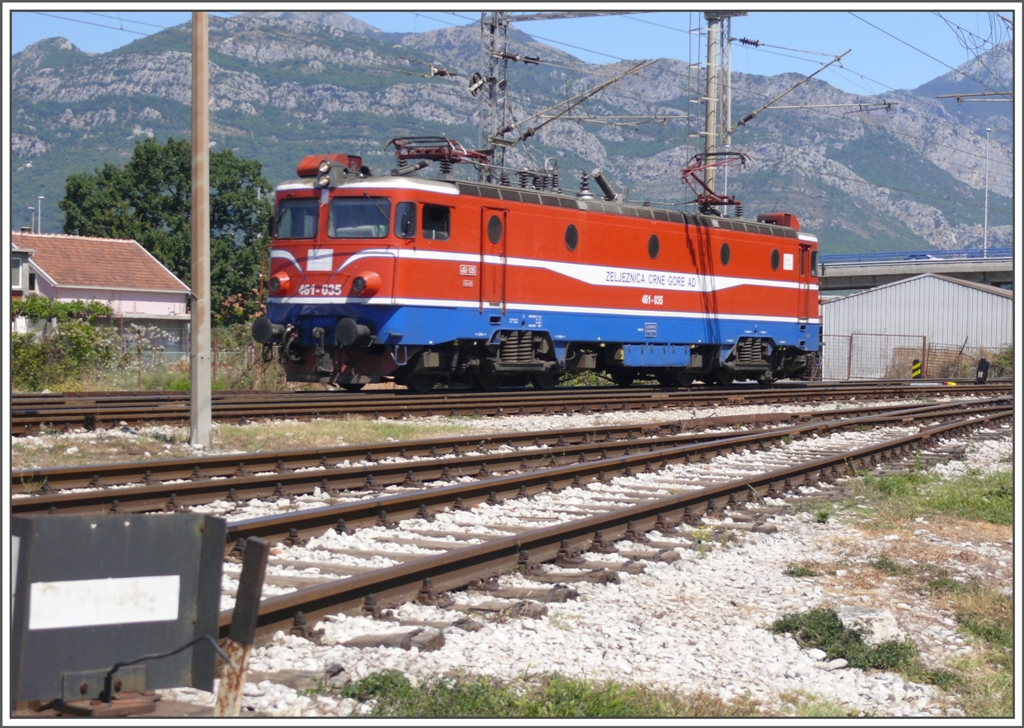 461 035 setzt in Bar um. (08.08.2010)