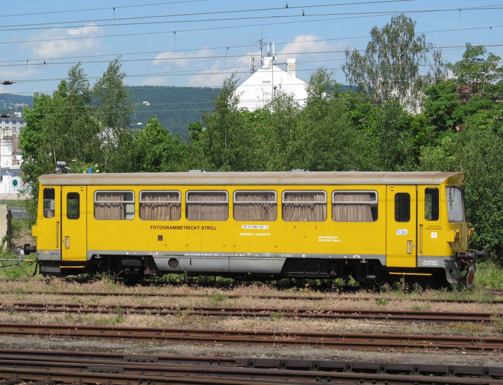 464 001-5 steht am 16. Juni 2012 im Bahnhof Chomutov abgestellt.