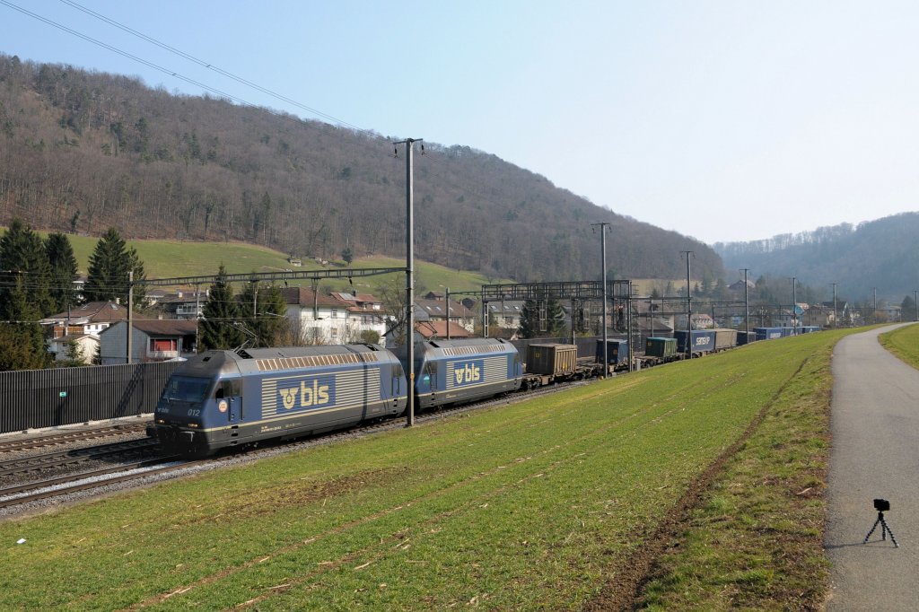 465 012 (Euro Tunnel) & 009 (Napf) am 08.03.11 in Tecknau