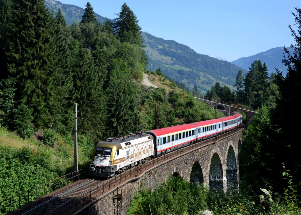 470 010 mit OIC 592 am 03.08.2013 am Hundsdorfer-Viadukt bei Bad Hofgastein.