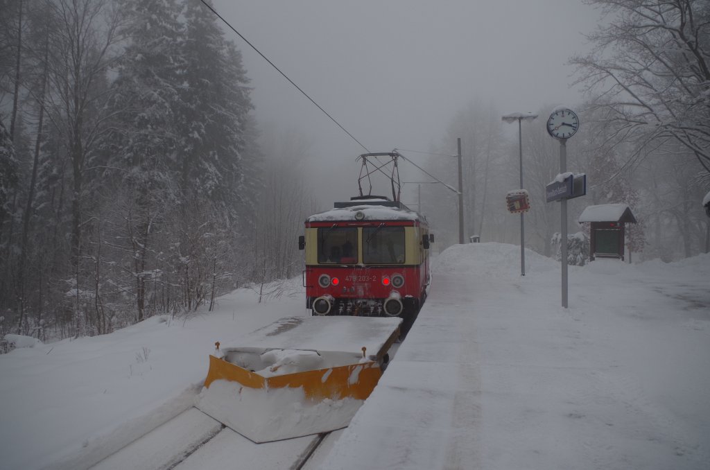 479 203 am 24.02.2013 in Oberweibach-Deesbach Richtung Lichtenhain an der Bergbahn. 