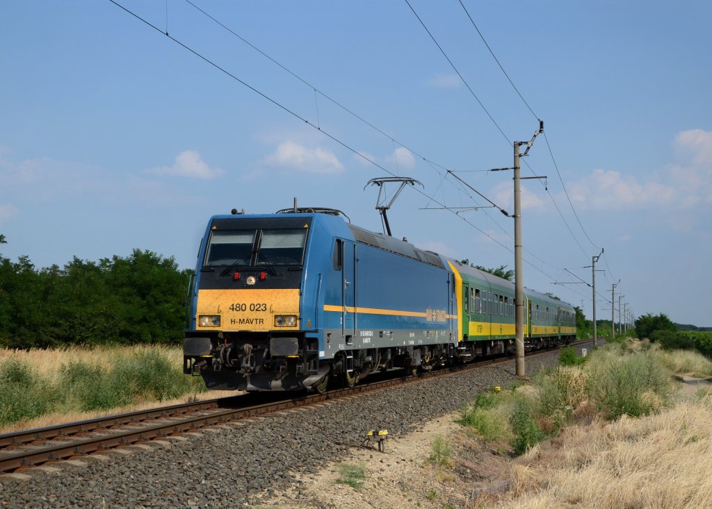 480 023 mit IC 934 nach Sopron am 26.07.2013 bei Kphza.