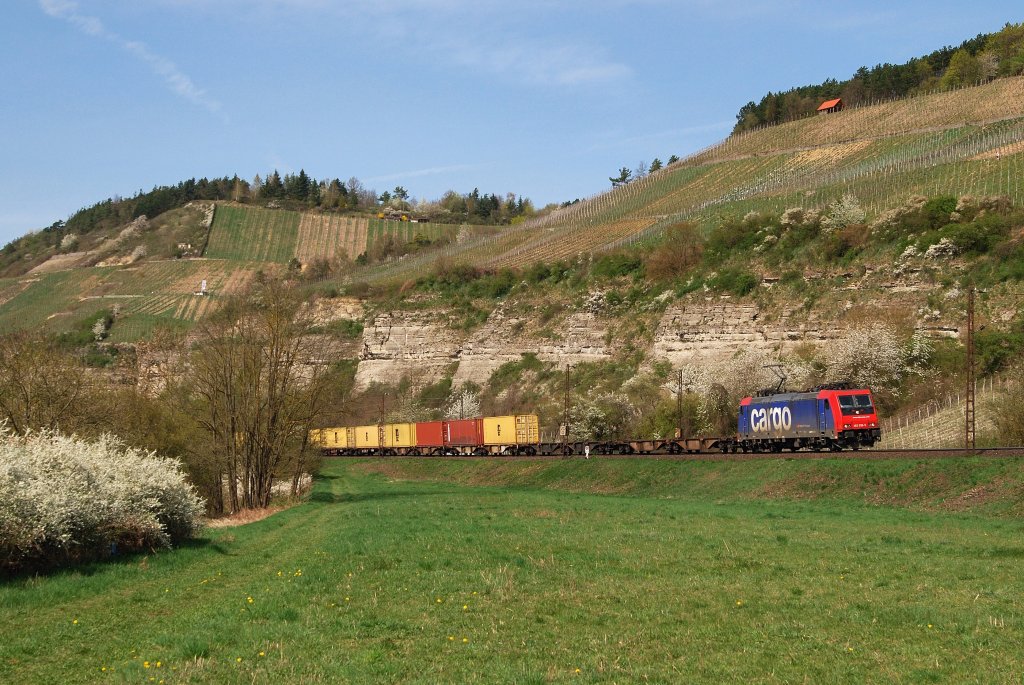 482 038 (SBB Cargo) mit Containerzug bei Himmelstadt (07.04.2011)