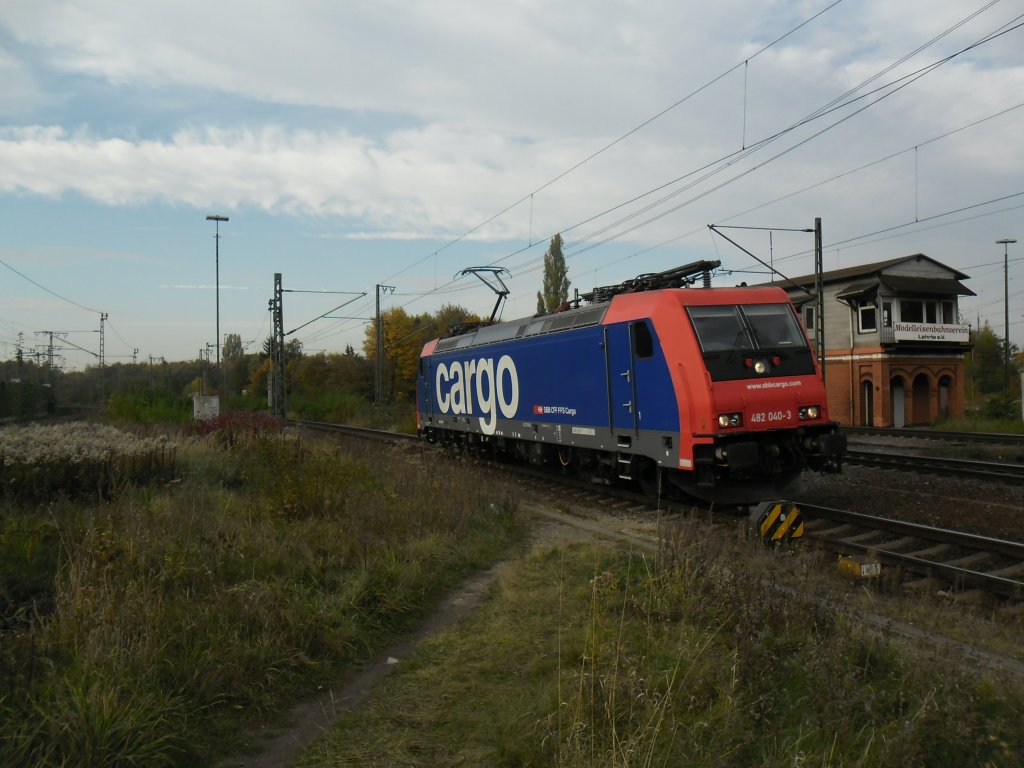 482 040 in Lehrte, am 28.10.2011.