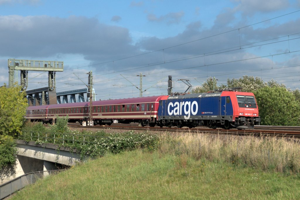 482 043 am 30.09.12 an Hamburgs Sderelbe