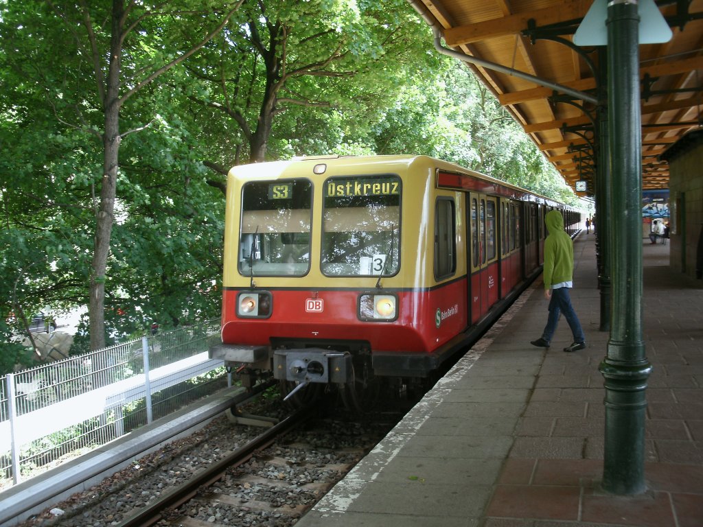 485 070,am 14.Juli 2012,kam von Erkner in Berlin Karlshorst an und fuhr weiter nach Berlin Ostkreuz.
