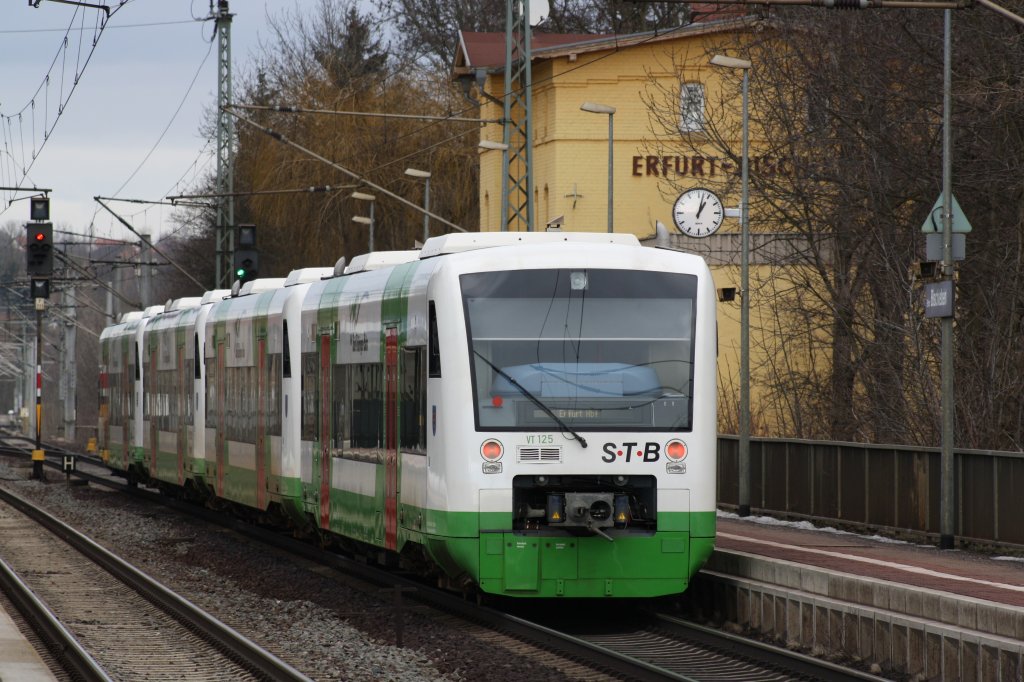 4x Regioshuttle der Sd Thringen Bahn kurz STB bei Ihrem letzten planmigen Halt vor Erfurt Hbf.25.02.2010