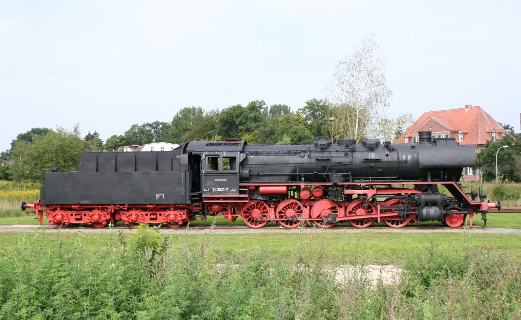 50 3521-7 am Eisenbahnromantik Hotel in Meyenburg,14.08.2011