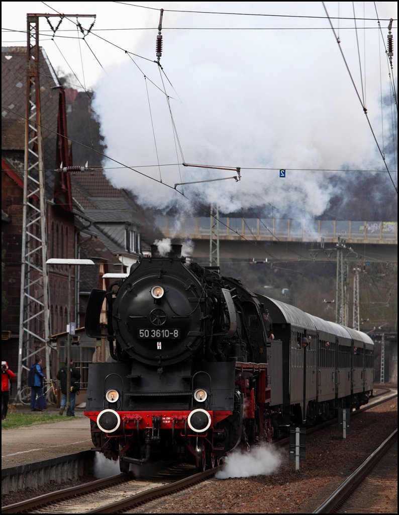 50 3610 dampft aus Ehrang zum Zielbahnhof Trier Hbf. (02.04.2010)