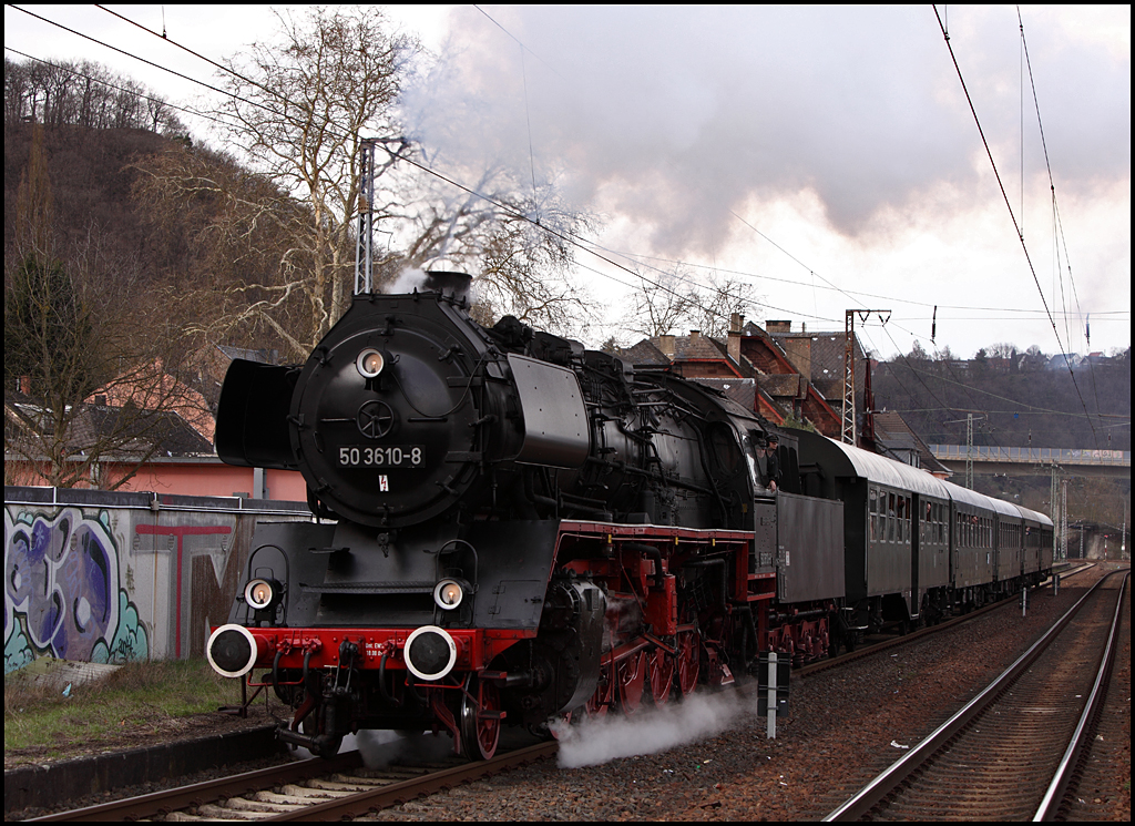 50 3610 dampft aus Ehrang zum Zielbahnhof Trier Hbf. (02.04.2010)