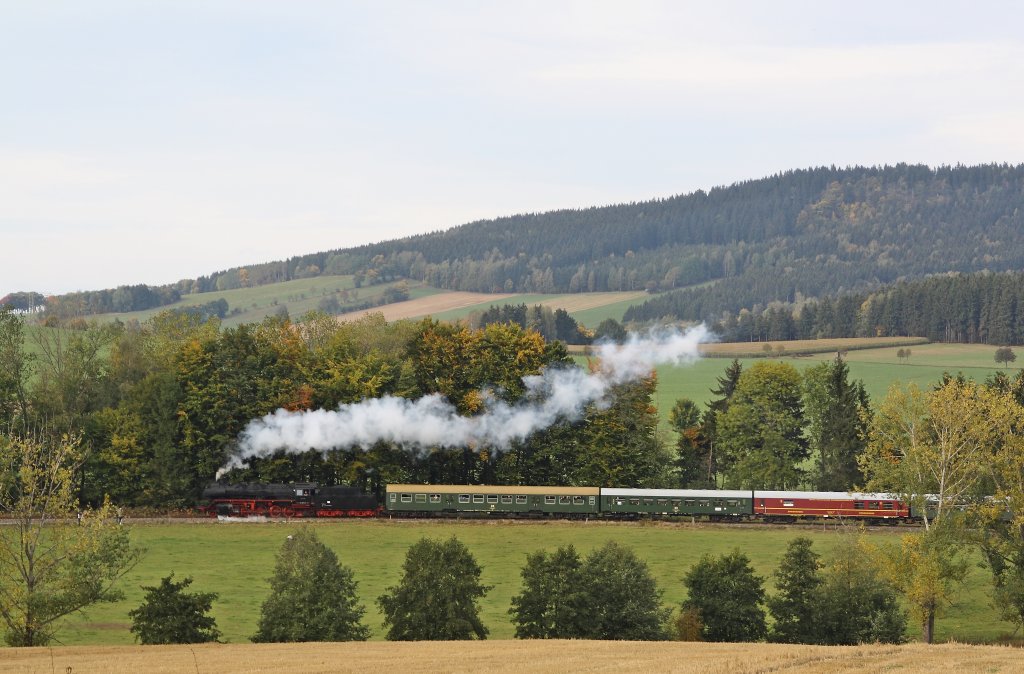 50 3616-5 ist am 06.10.2012 Waltersdorf und Sehma unterwegs. 

