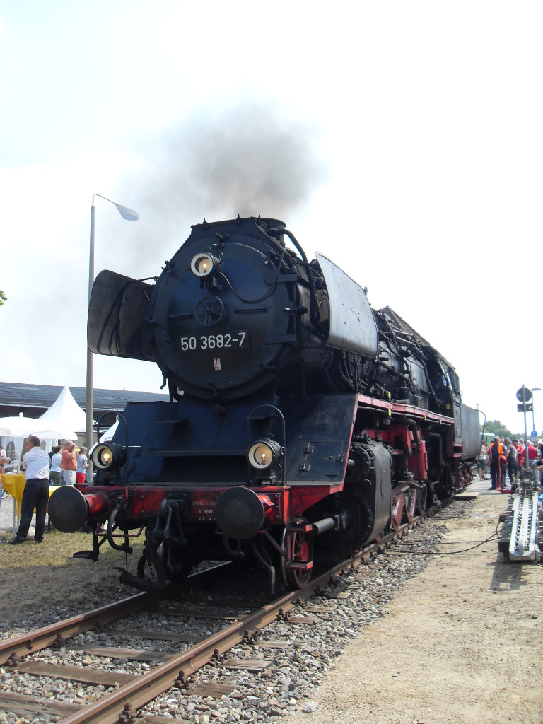 50 3682-7 nahm am 04.07.2009 in Wittenberge Wasser.