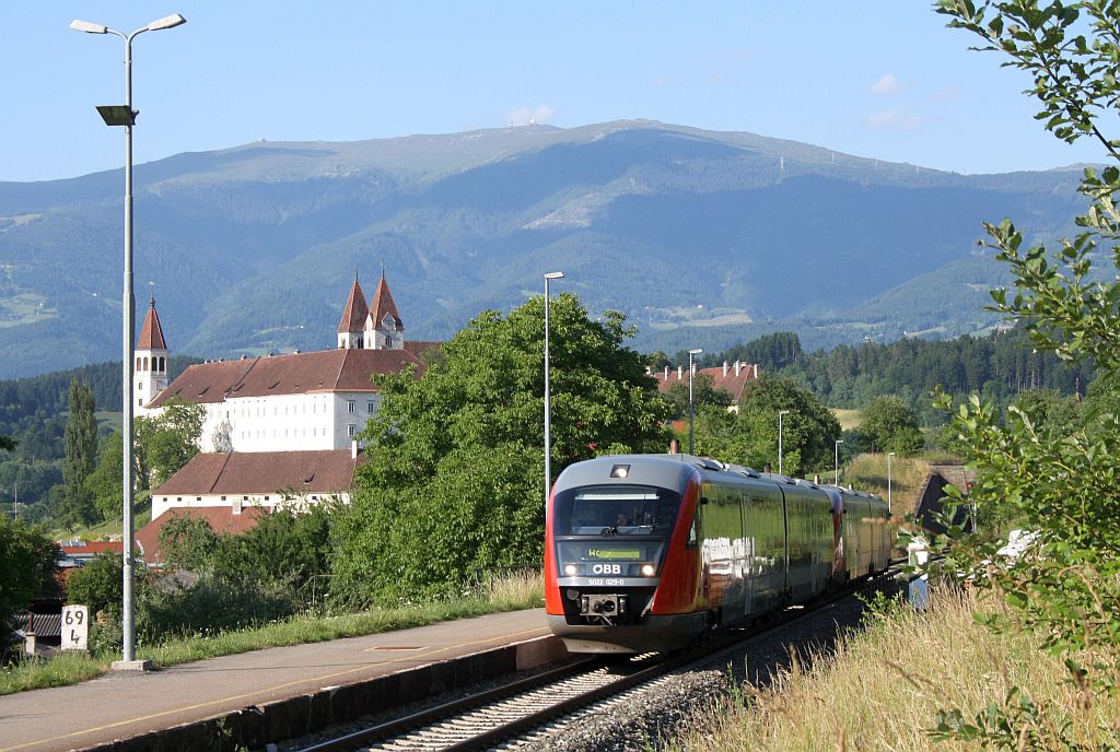 5022 029-0 und ein weiterer 5022 fahren auf der Lavanttalbahn als R 4539  von Wolfsberg nach Klagenfurt Hbf.                                     St. Paul, 28.6.10