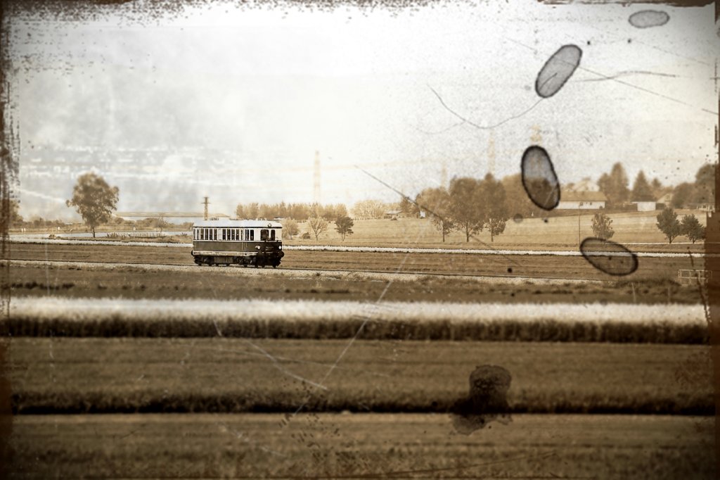 5042 014 versucht, im Stile der fr�hen 70er Jahre darzustellen. Harmannsdorf - R�ckersdorf, am 01.05.2011.