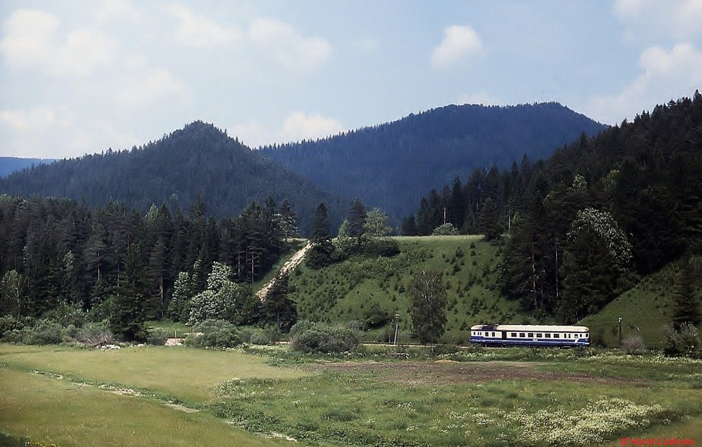 5046.212-6 ist im Juni 1987 zwischen St. Aegyd am Neuwalde und Kernhof unterwegs