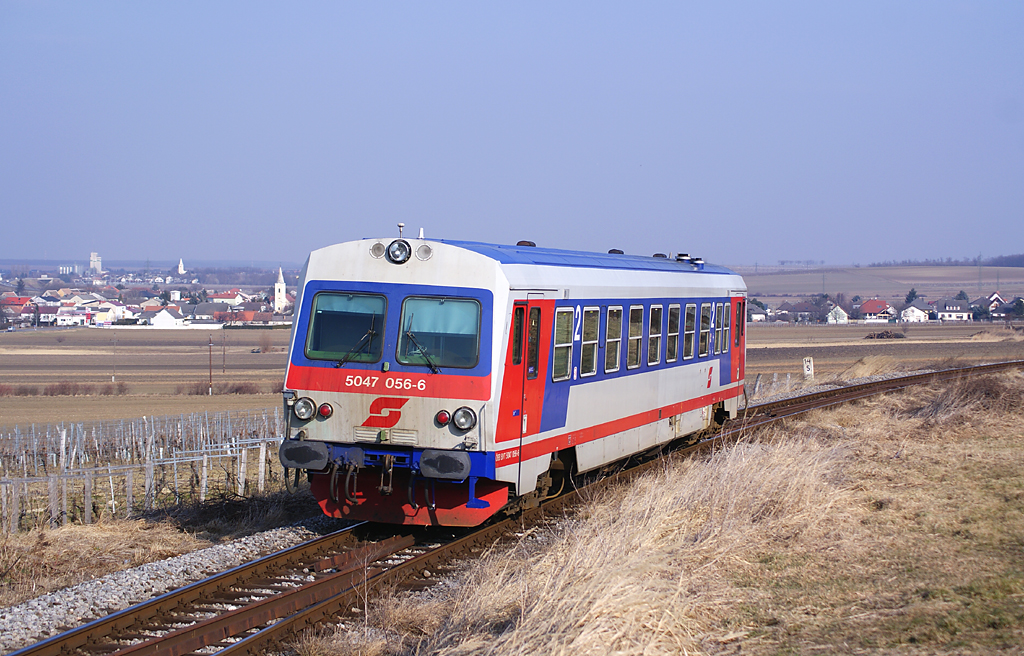 5047 056 als R2866 nach Deutschkreutz. Unterpetersdorf, 25.02.2011