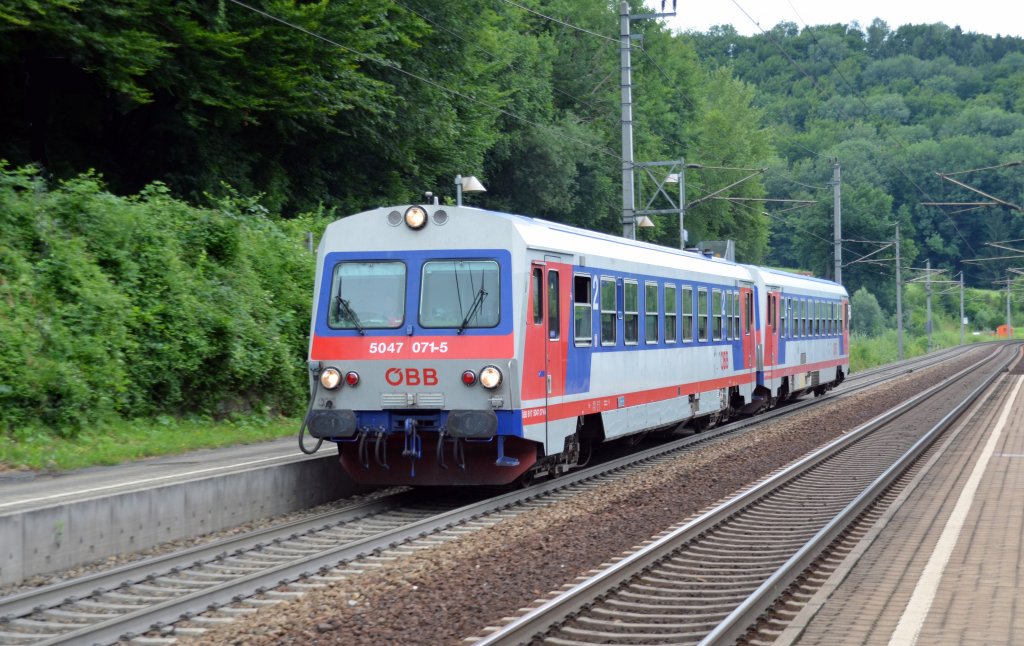 5047 071 durchfuhr am 07.07.12 auf dem Weg nach Braunau den Hp. Salzburg Kasern.