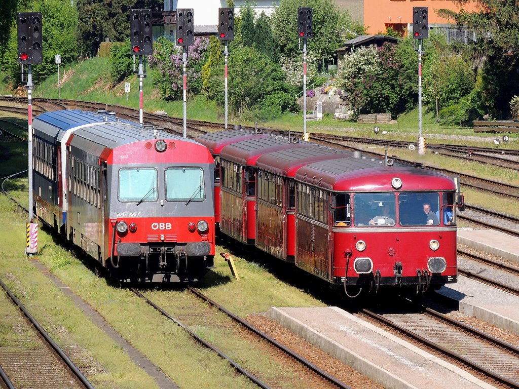 5047 099-6 vs Uerdinger-Schienenbus 798 776-1 am Bhf. Ried; 130509