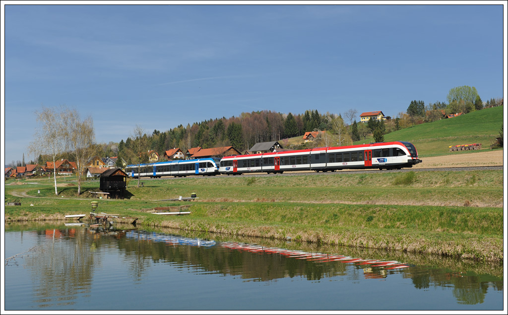 5063 005 und 5063 008 als R 4371 von Graz ber Werndorf nach Wies-Eibiswald, am 12.3.2012 bei den Teichen in Kresbach kurz nach Deutschlandsberg aufgenommen.