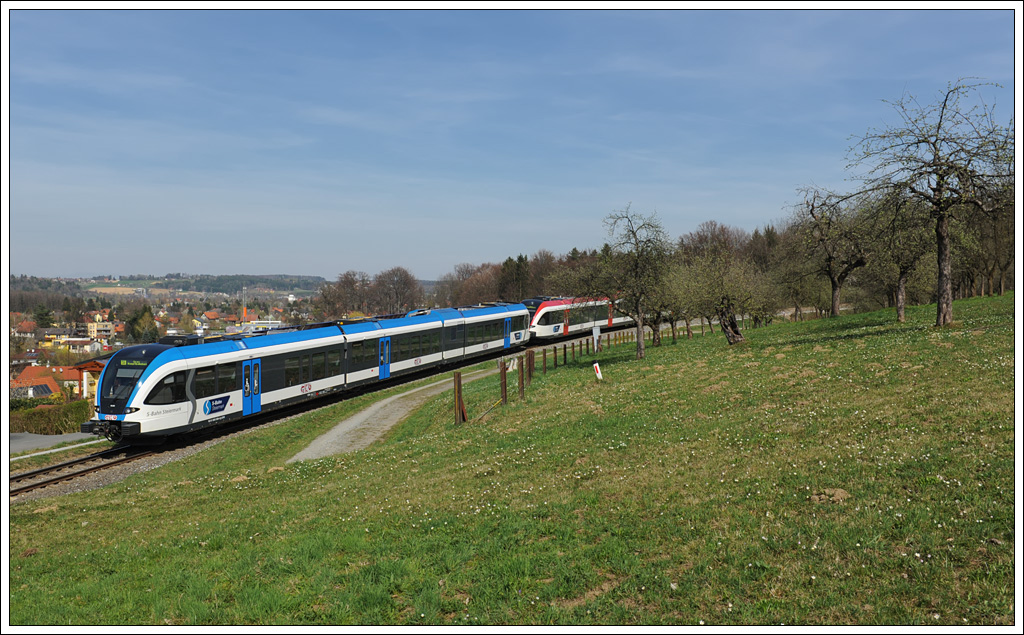 5063 008 und 005 als R 4376 von Wies-Eibiswald ber Hengsberg nach Graz am 12.3.2012 aufgenommen auf der Leibenfelder Hhe kurz vor dem Bahnhof Deutschlandsberg.