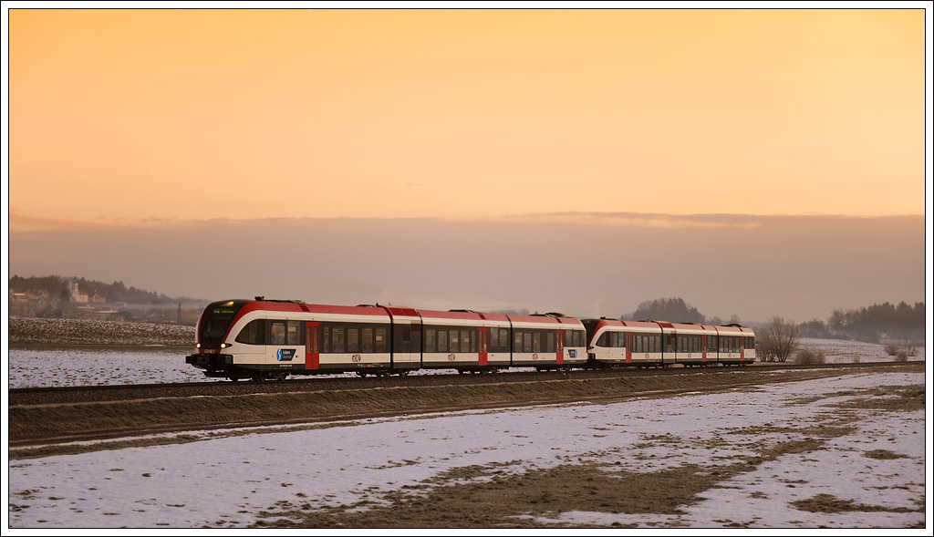5063 XXX und 5063 005 als R 8553 von Graz nach Wies-Eibiswald am 14.12.2010 zwischen Wettmannst�tten und Gussendorf aufgenommen. Hinter mir wird in der Zukunft die Koralmbahn verlaufen.
