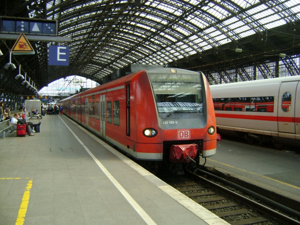 5.08.2012 Koeln Hbf, BR 425 mit S Bahn