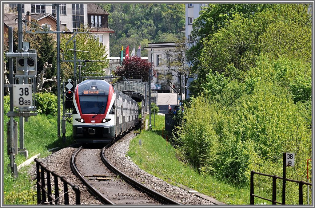 511 018 mit RE3775 nach Zrich HB bei Neuhausen am Rheinfall. (07.05.2013)