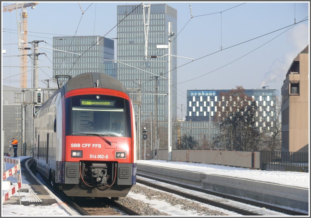 514 052-0 verlsst als S8 nach Weinfelden den Bahnhof Zrich Oerlikon. (16.02.2010)