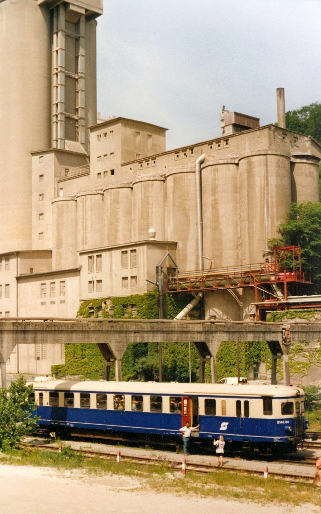 5144.04 wendet am 19.Juni 1993 im Bf. Waldmhle. (Scan vom Fotopositiv) 

