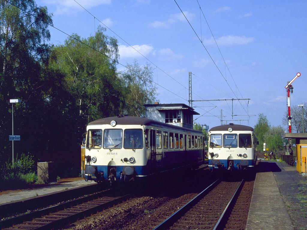 515 548 und 557 begegnen sich in Bochum-Graetz, das sptr einmal Bochum-Nokia heien sollte im Mai 1992.