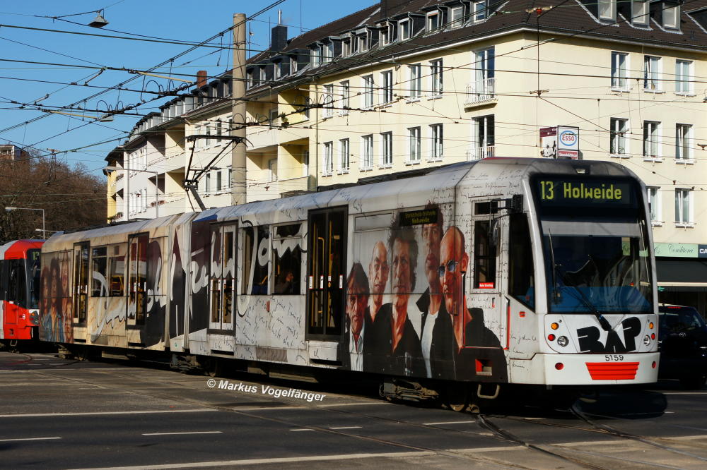 5159 mit Ganzgestaltung  30 Jahre BAP  auf der Kreuzung Aachener Str./Grtel am 19.03.2012