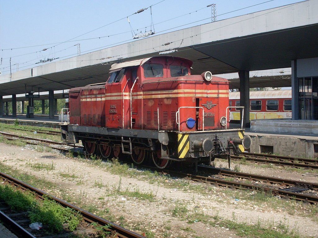52 034 der BDZ rangiert am 23. August 2009 in Sofia Zentralna Gara (Hauptbahnhof).