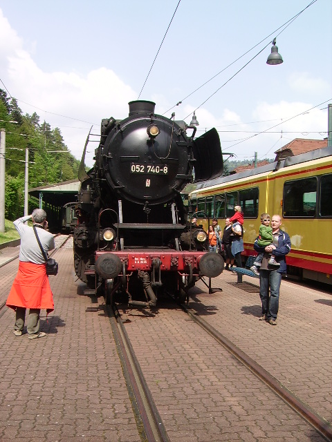 52 740-8 steht am 01.05.09 in Bad Herrenalb 