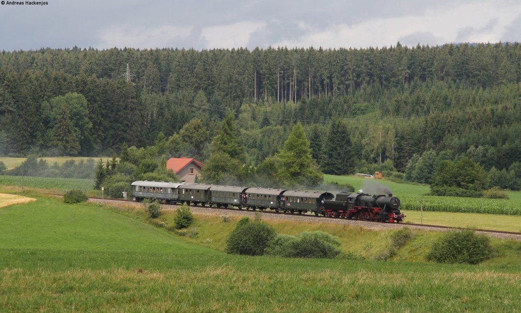 52 7596 mit dem DPE 20285 (Seebrugg-Lffingen) bei Lffingen 28.7.12