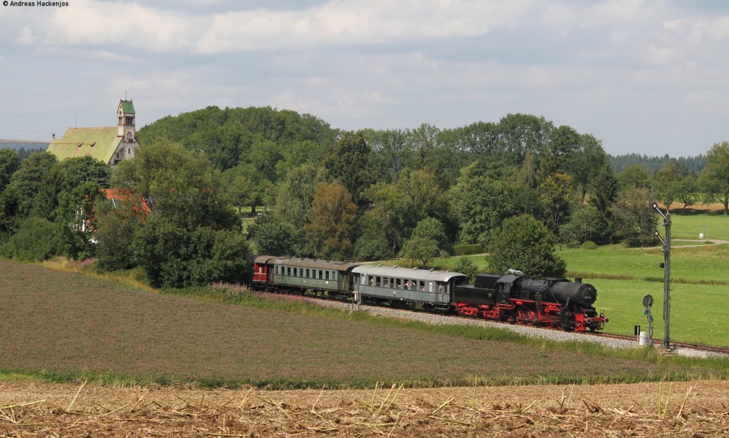 52 7596 mit dem DPE 20297 (Titisee-Lffingen) bei Lffingen 12.8.12
