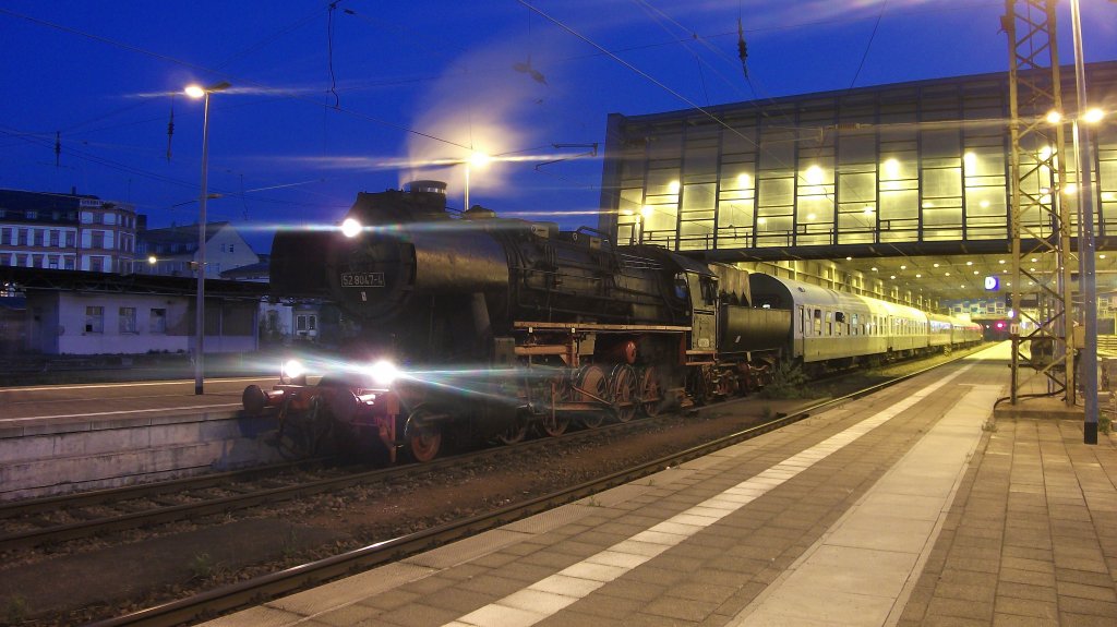52 8047-7 mit einem Sonderzug nach Nossen im Chemnitzer Hbf. 23.04.2011