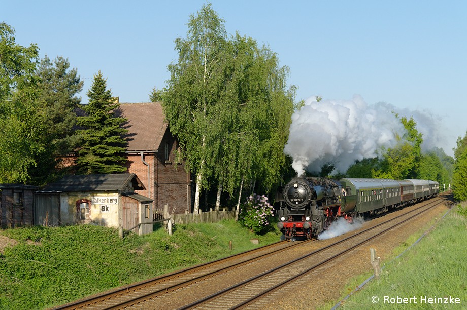 52 8079 beim ehemaligen Bk Falkenberg nach Lbau am 08.05.2011
