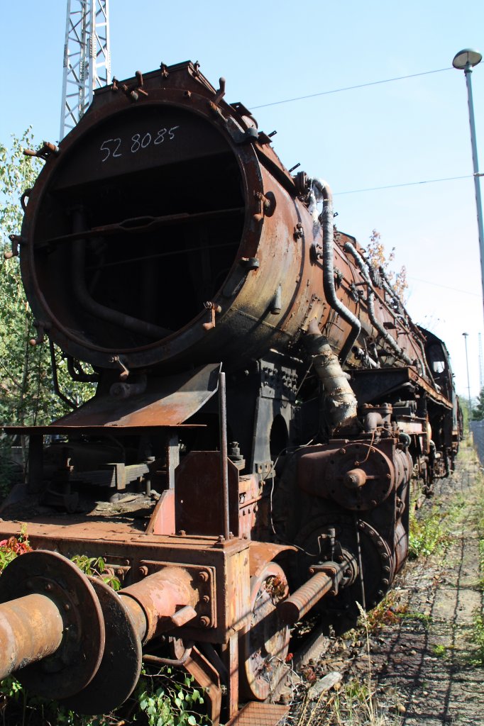 52 8085 am 16.09.2012 im Bw Falkenberg Oberer Bahnhof. Das Gelnde dient nur zur Aufbewahrung von Fahrzeugen und ist nur an wenigen Tagen im Jahr zugnglich