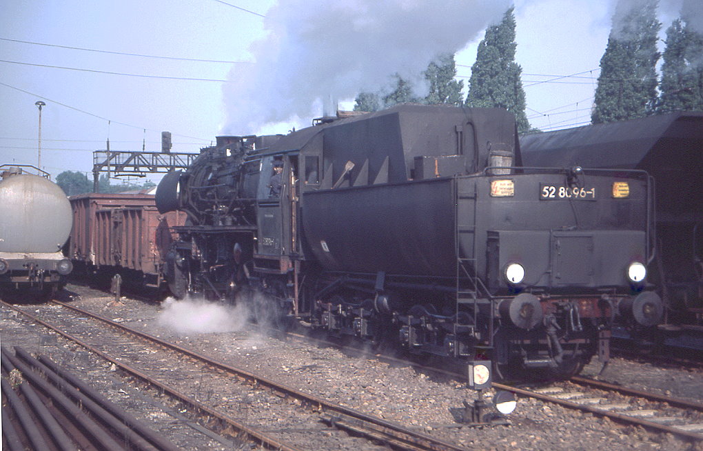 52 8096 rangiert in Borsdorf (Sachsen), 26.06.1985. 