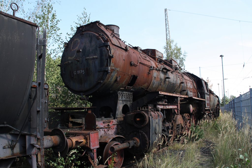 52 8175 am 16.09.2012 im Bw Falkenberg Oberer Bahnhof. Das Gelnde dient nur zur Aufbewahrung von Fahrzeugen und ist nur an wenigen Tagen im Jahr zugnglich

