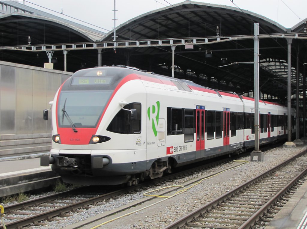 521 003 am 4.September 2011 im Bahnhof Luzern