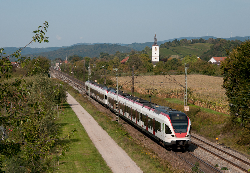 521 004 + 521 *** am 25. September 2011 als Sonderzug (Lr?) bei Denzlingen.