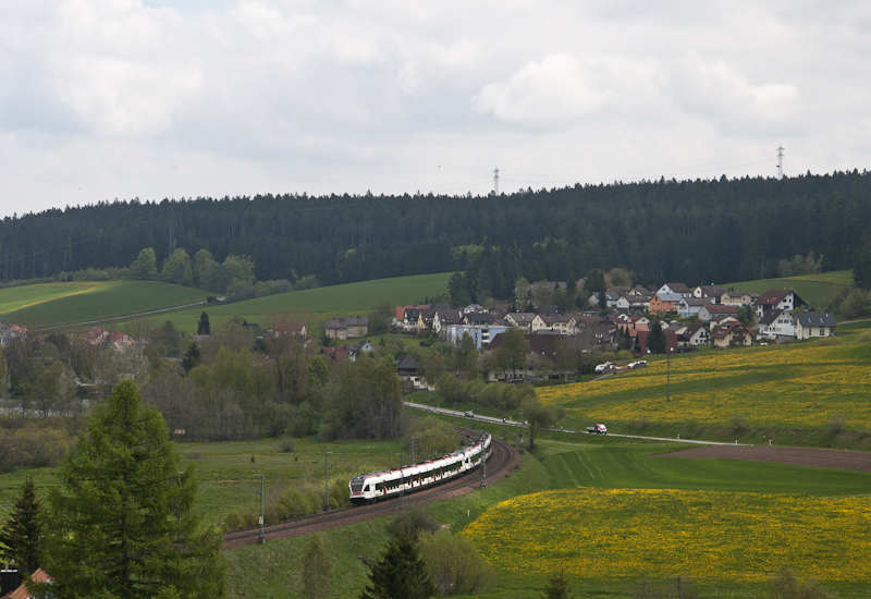 526 652-3 + 526 655-6 am 22. Mai 2010 als DLr 36590 (Zrich HB - Augsburg Hbf) bei St. Georgen.