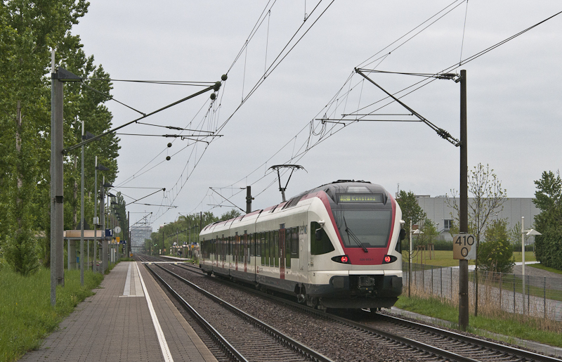 526 653-1 als SBB 79827 (Engen - Konstanz) am 1. Mai 2010 in Konstanz-Wollmatingen.
